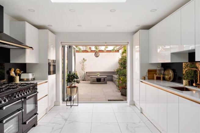 Finch Gardens, E4