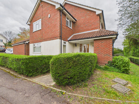4 bed detached house for sale Finbeck Way, Lower