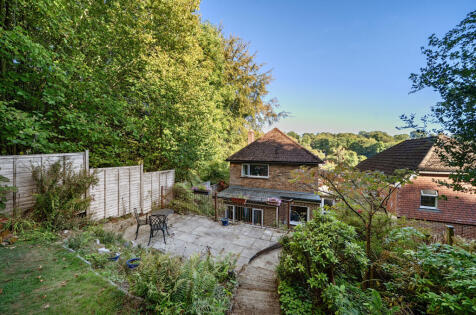 Cherry Tree Avenue, Haslemere, Surrey, GU27