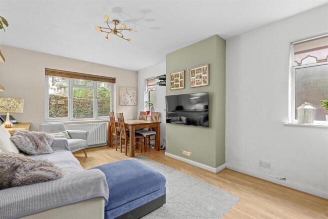 10 Rectory Avenue, HP13 6HW-2.jpg