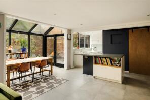91, High Kingsdown, Kingsdown, Bristol BS2 8ER