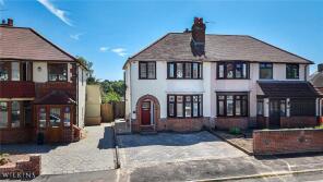 9, Parkfield Avenue, Two Gates, Tamworth B77 1HA