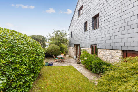Riverside Road, Dittisham
