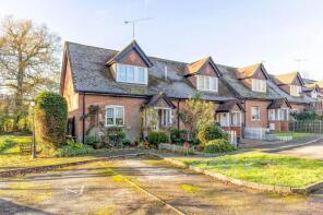 14, High Trees Court, Horse Hill, Horley RH6 0RB
