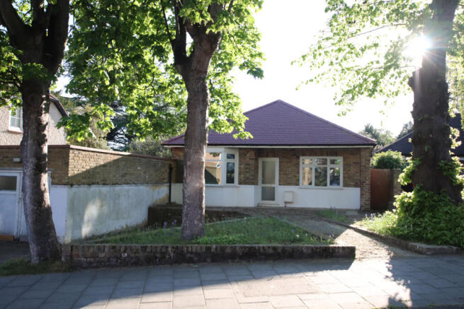 3 bed semi-detached bungalow for sale Ridgeway Ro