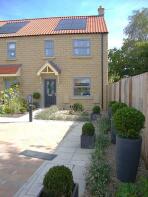 14, Jasmine Court, Burniston YO13 0FW