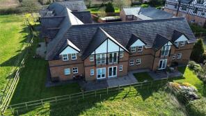 2, Greenfields Lodge, Ferma Lane, Barrow, Chester CH3 7JB