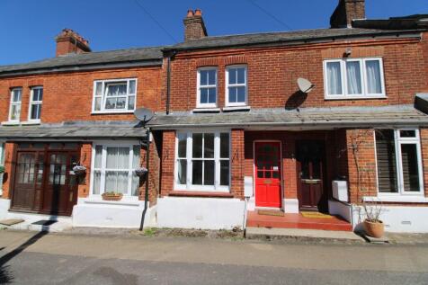 Battens Avenue, Overton. RG25