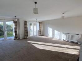 11, Berry Close, Northampton NN7 3JQ
