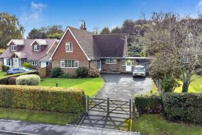 9 Runnymede, Deans Road, Polegate BN26 5XR