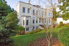 Flat 2, Garstons, High Street, Etchingham TN19 7EH