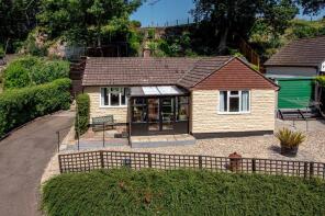 Abbotswood, Noahs Hill, West Monkton, Taunton TA2 8QU