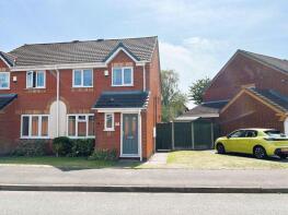 19, Larkspur Way, Walsall WS8 7RA