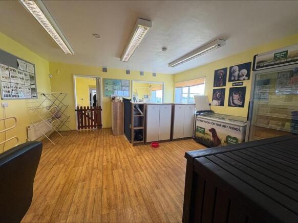 MAIN OFFICE/RETAIL AREA