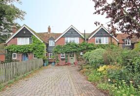2, Avon Farm Cottages, Ringwood Road, Christchurch BH23 7BQ