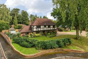 2 The Ridge, Hurtmore Chase, Godalming GU7 2RT