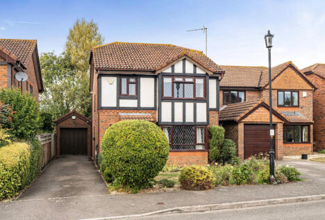 Lyndley Chase, Bishops Cleeve, Cheltenham, Gloucestershire, GL52