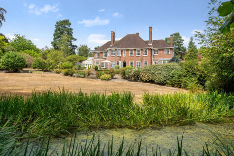 Hatton Hill, Windlesham, GU20