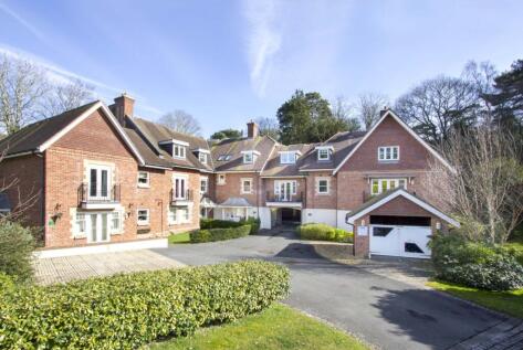 Merlewood Close, Town Centre