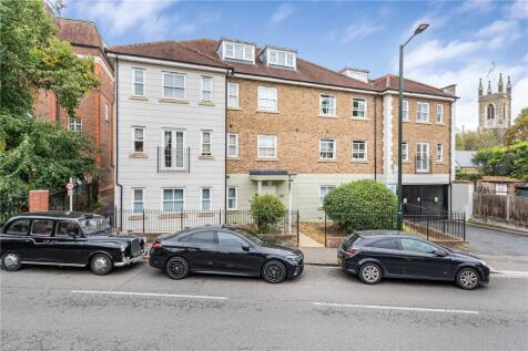 High Street, Hampton, TW12