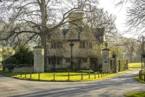 South Lodge, Main Street, Dumbleton, Evesham WR11 7TG