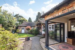 The Stables, Upper Nash Farm, Nutbourne Lane, Pulborough RH20 2HS
