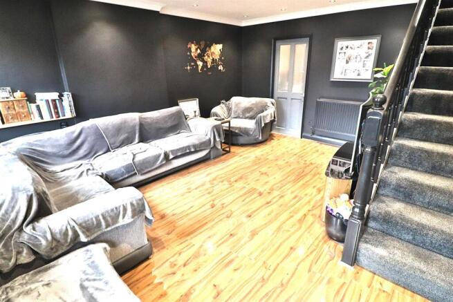 FAMILY LOUNGE