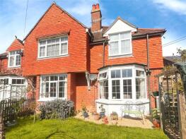 1, Victoria Cottages, Hurst Hill, Totland Bay PO39 0HD