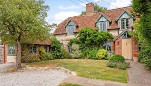 Pococks, Pococks Lane, Hawkley, Liss GU33 6NE