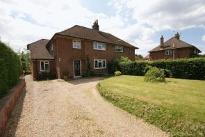 3, Camoys Mead, Manor Farm Lane, Lasham, Alton GU34 5SJ