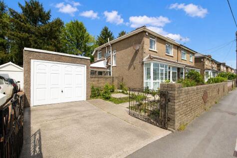 Hollybush Villas, Church Village, Pontypridd, CF38 1PU
