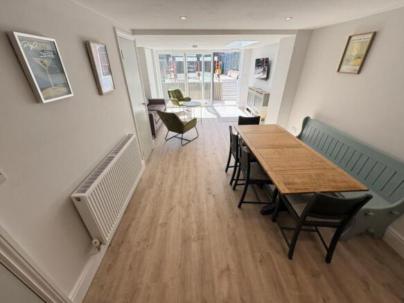 Kitchen diner