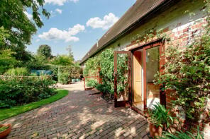 2, Finglesham Farm Barns, Marley Lane, Deal CT14 0NF