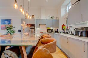 Apartment 10, 54 Mundella House, Green Street, Nottingham NG2 2LA
