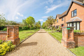 3, Remenham Row, Wargrave Road, Henley-on-thames RG9 2LQ