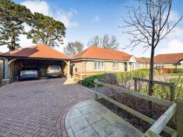 27, Rowan Close, Chichester PO20 7FF