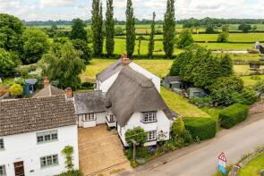 The Old Hat, Main Street, Buckingham MK18 4LN