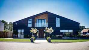High View, Pitt Lane, Frensham, Farnham GU10 3EF