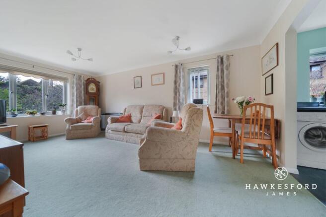 Barkers Court, Sittingbourne - Lounge