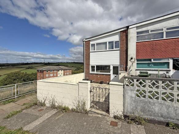 Lundy Close 20 - Front.jpg