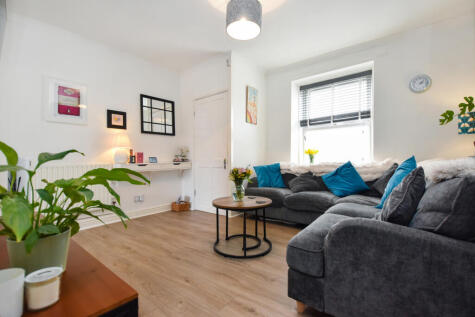 Victoria Terrace, Cullompton, EX15