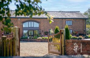 2 The Hayloft, Church Farm Barns, Church Lane, Droitwich WR9 7NE