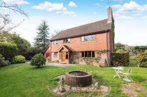 Highland House, London Road, Pulborough RH20 1NH
