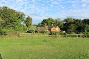 2, Blowing Stone Cottages, Road Running North Through Kingston Lisle, Kingston Lisle, Wantage OX12 9QE