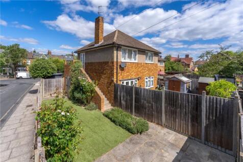 Greville Close, St Margarets