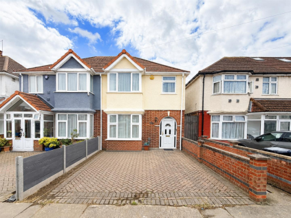 Hinton Avenue, Hounslow, TW4