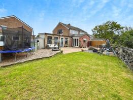 15, High Fernley Court, Wyke, Bradford BD12 8AN