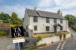 Court Villa, Dry Lane, Exeter EX6 7PJ