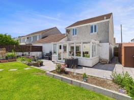 3, Trekye Close, Redruth TR16 6QE