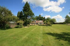 Summerlea, Jenkins Lane, Tring HP23 6NW